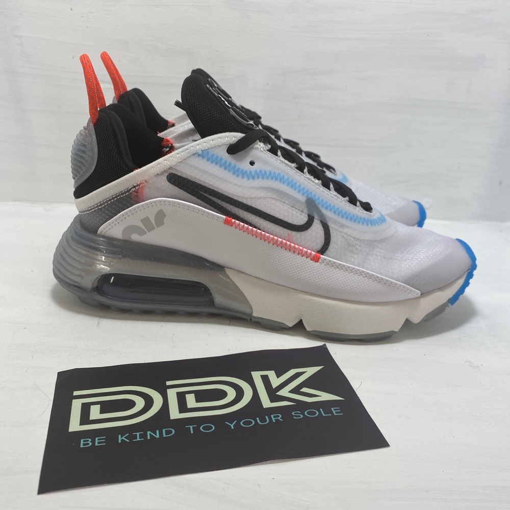 NEW Nike Air Max 2090 Womens size 6.5 Shoes White